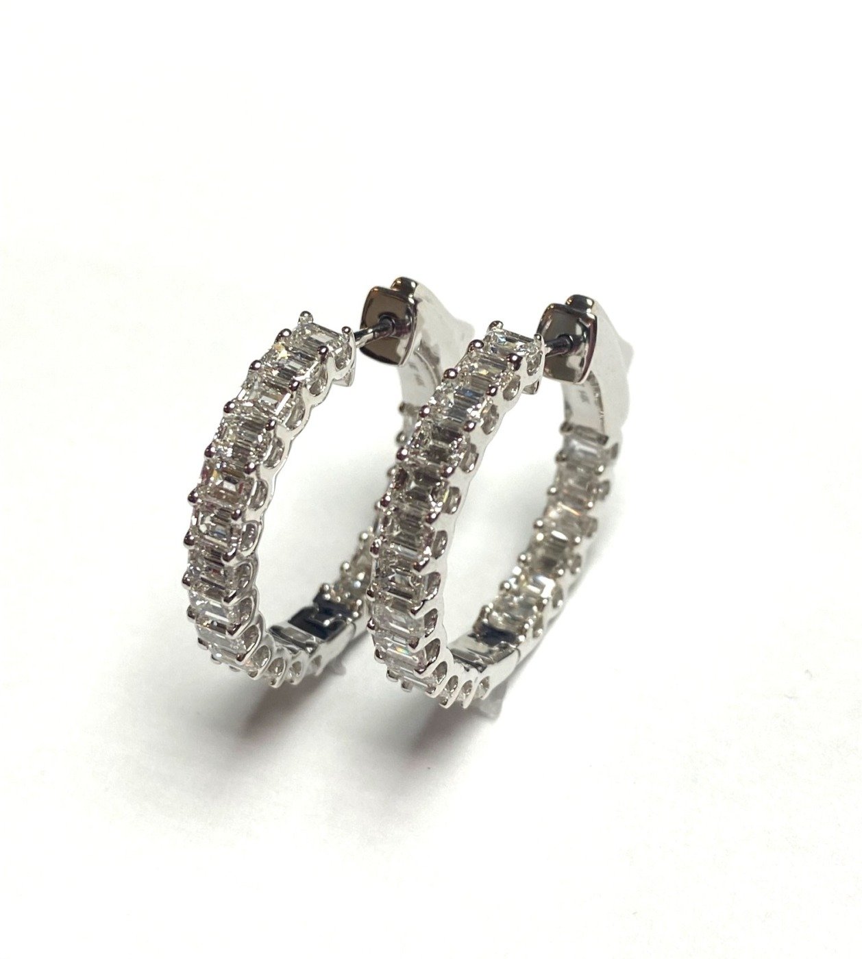 AR13071W5 - 14K White Gold Eternity Band