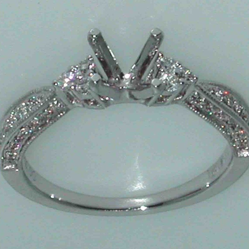 UBV4623SMW-RD – 14K White Gold Semi Mount Ring
