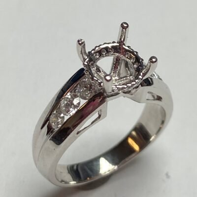 UB5181SMW-RDH – 14K White Gold Semi Mount Ring