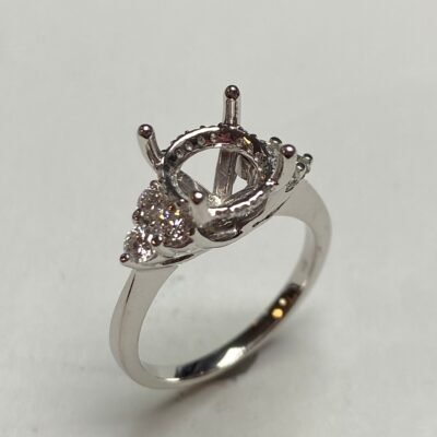 UB6930SMW-RDH – 14K White Gold Semi Mount Ring