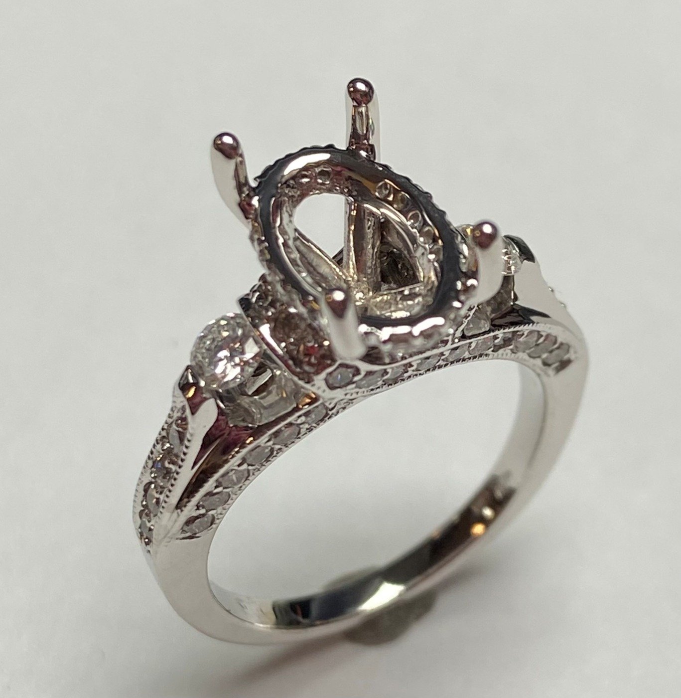 UB8137SMW-OVH – 14K White Gold Semi Mount Ring