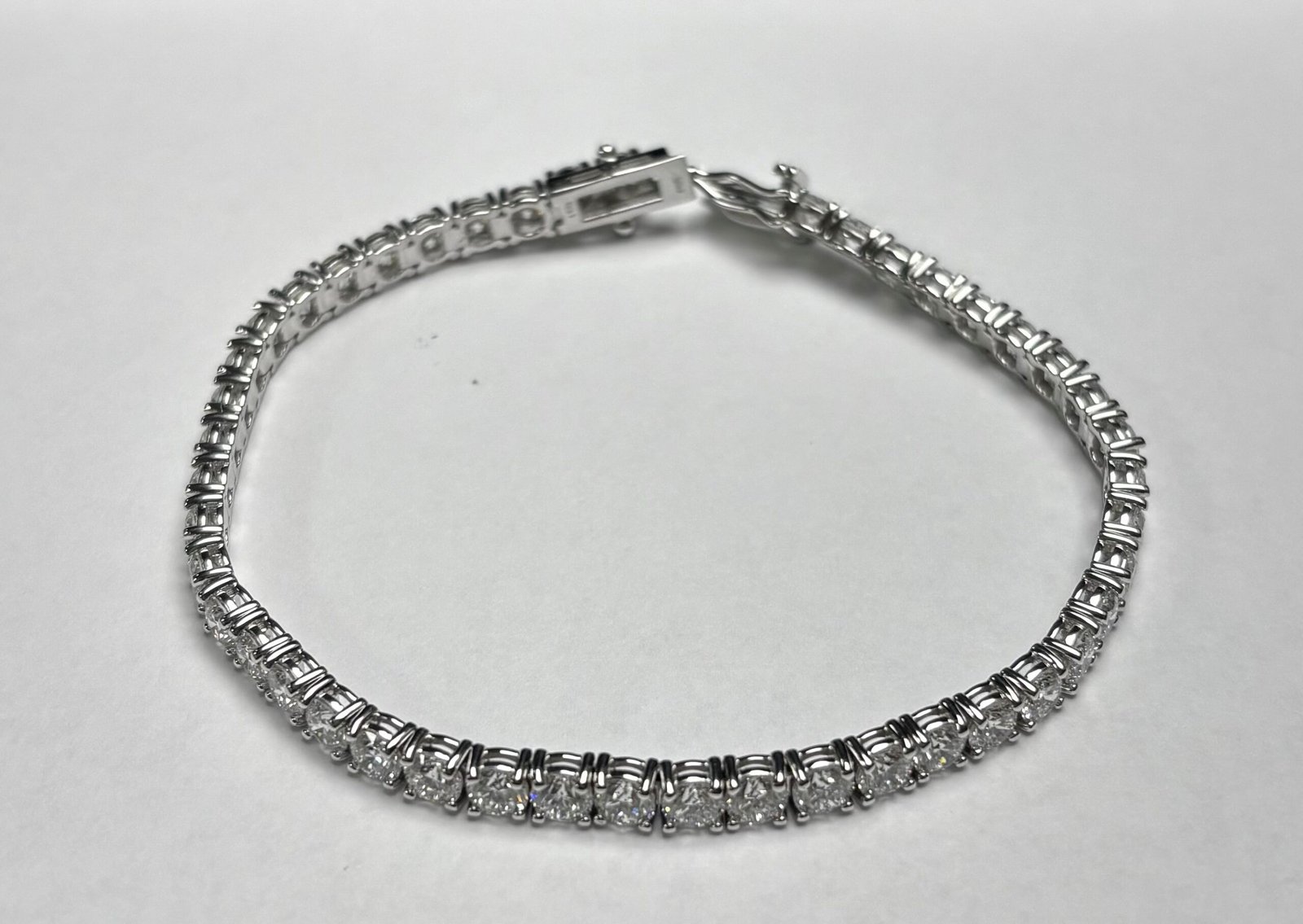 BR14KW6.36-LGD-14K White Gold Round Diamond Tennis Bracelet